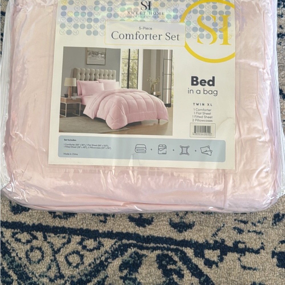 5-Piece Pink Comforter Set - Twin XL